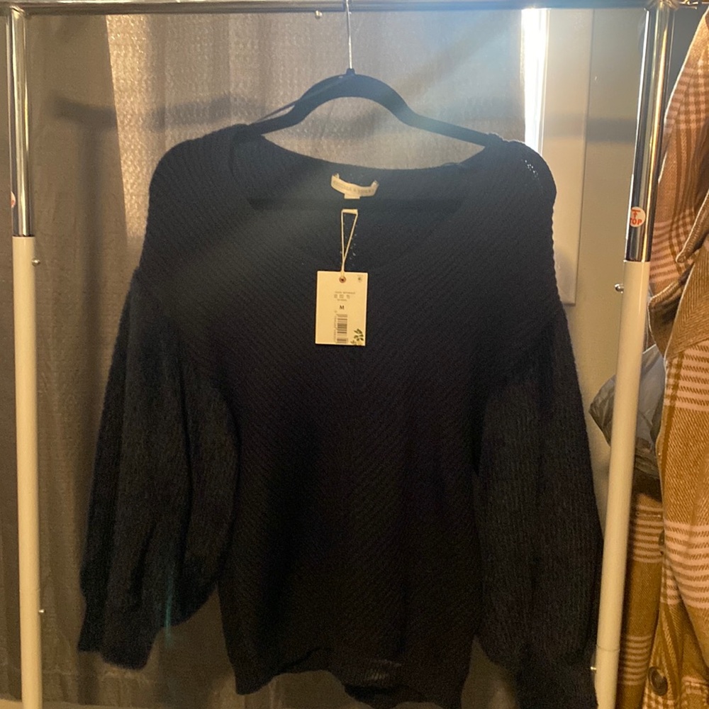 NWT navy puff sleeve sweater medium